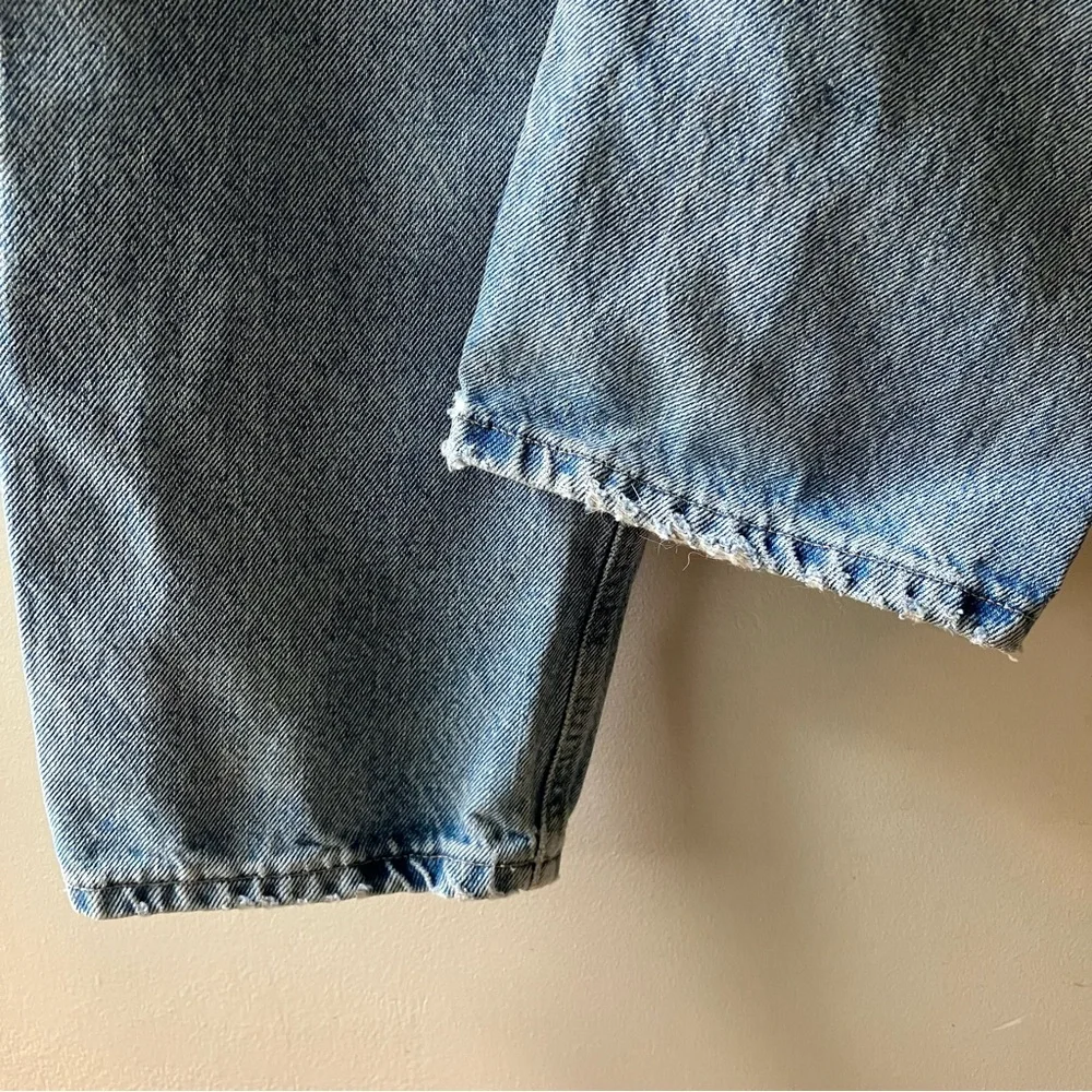GUESS Vintage 90s Mom Jean Light Wash - Picture 7 of 8